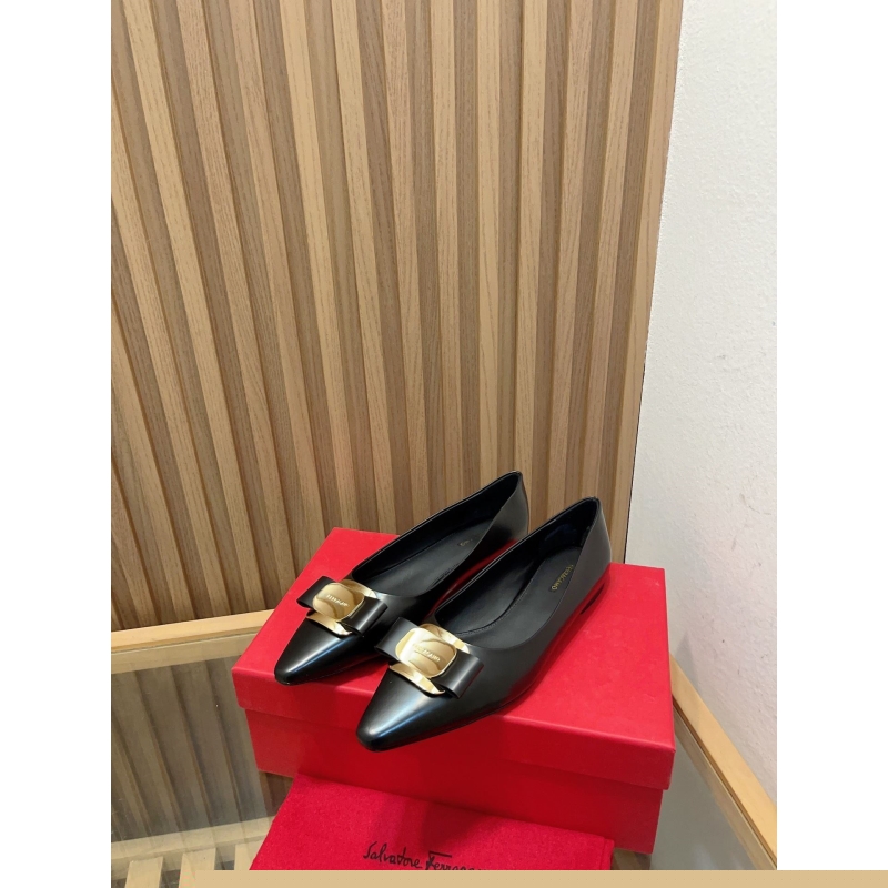 Ferragamo flat shoes
